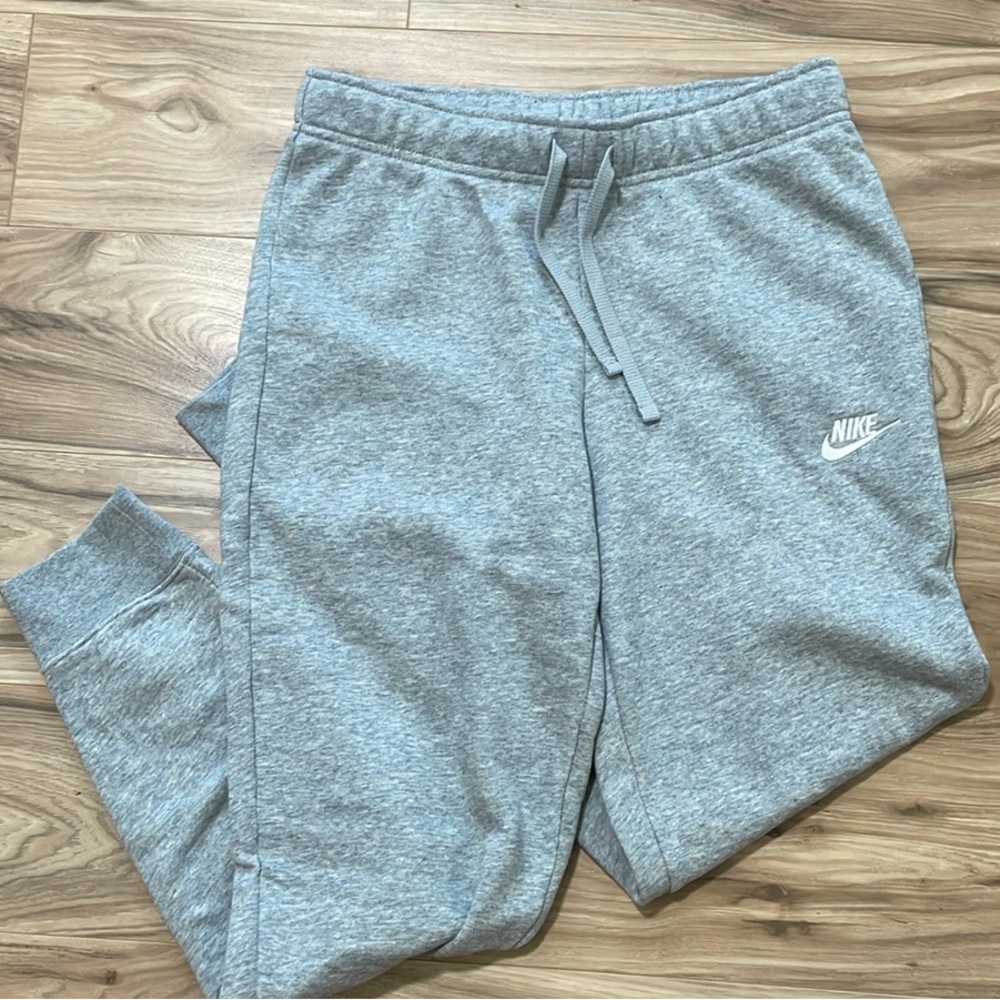 Nike grey slim fit sweat pants (Medium)